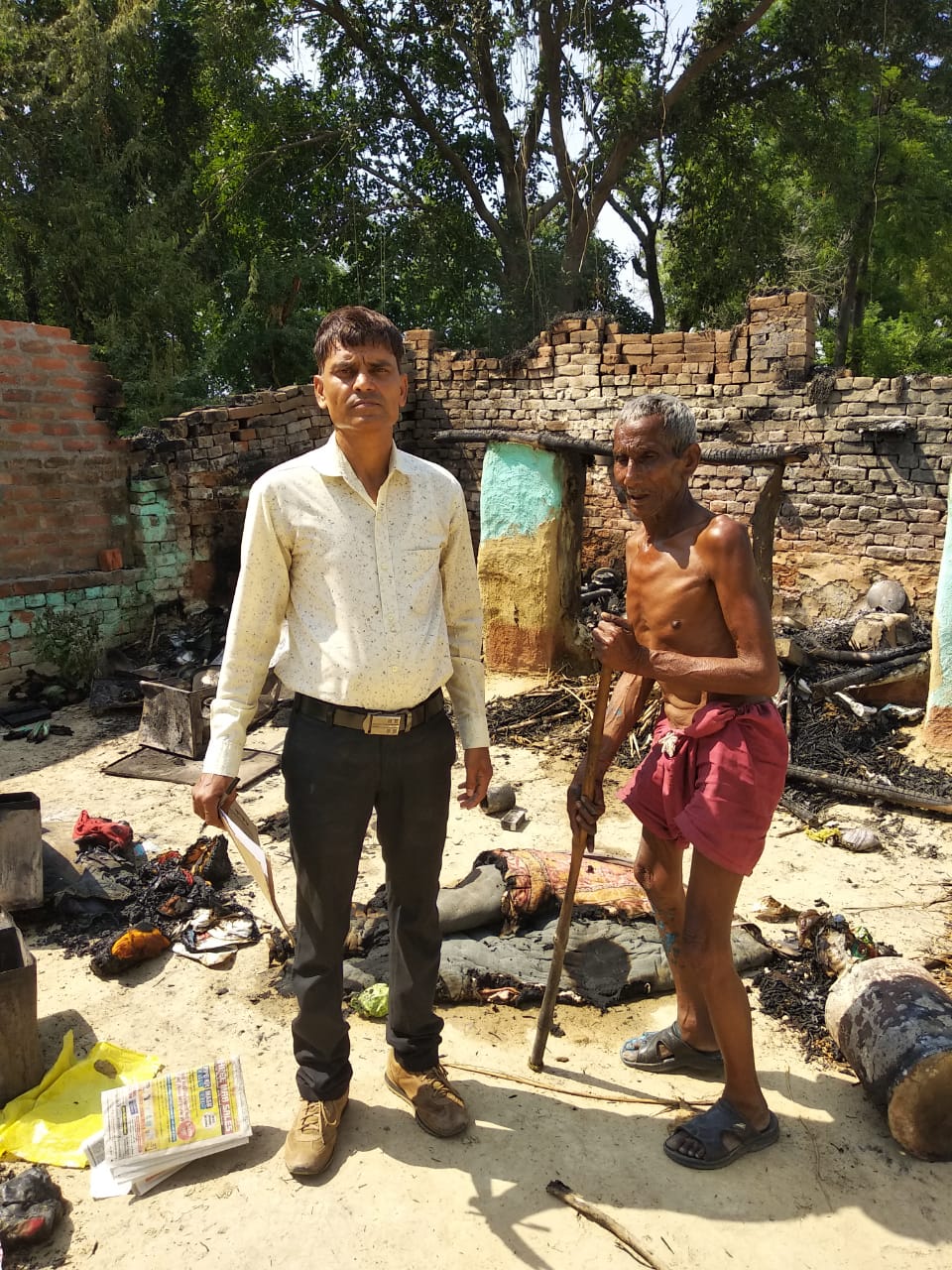 चूल्हे की चिंगारी से लगी आग लगने से घर की गृहस्थी जल कर राख़ सोनी न्यूज़