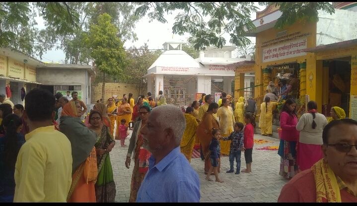 गायत्री शक्तिपीठ मंदिर में बसंतपर्व पर हर्षोल्लास के साथ मनाया गया श्रीराम शर्मा आचार्य जी का आध्यात्मिक जन्मदिवस।