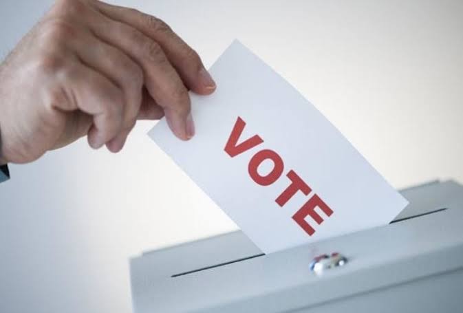 यूपी-आज पहले चरण में 18 जिलों में त्रिस्तरीय चुनाव के लिए वोट डाले जायेगे।