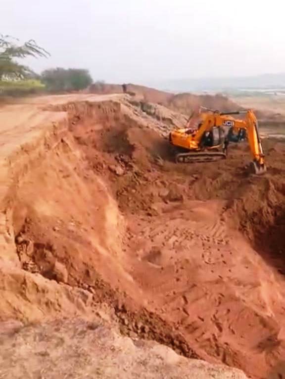 भेड़ी मौरम पट्टाधारक पर अवैध खनन करने पर ठोंका लाखों का जुर्माना सोनी न्यूज़